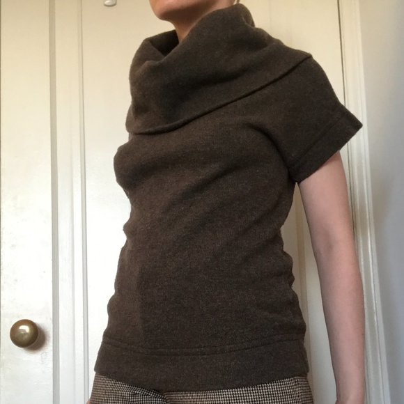 Gap Brown Short Sleeve Sweater - Picture 2 of 6